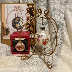NIB Pier One Ornament Holder with Vintage Hallmark 1995 Santa's Visitor Ornament